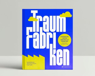 Buchcover des Titels "Traumfabriken" in Blau und Gelb mit stilisiertem Text und Wolkenmotiven.