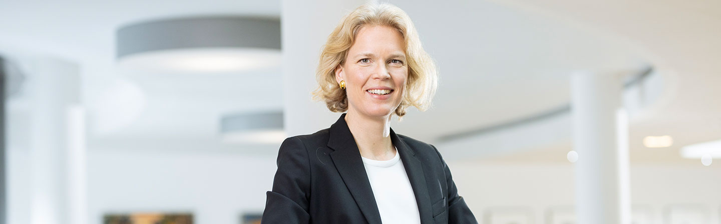 Univ.-Prof. Dr. rer. oec. habil. Katharina Hölzle, MBA, Institutsleiterin IAT der Universität Stuttgart und Institutsleiterin Fraunhofer IAO