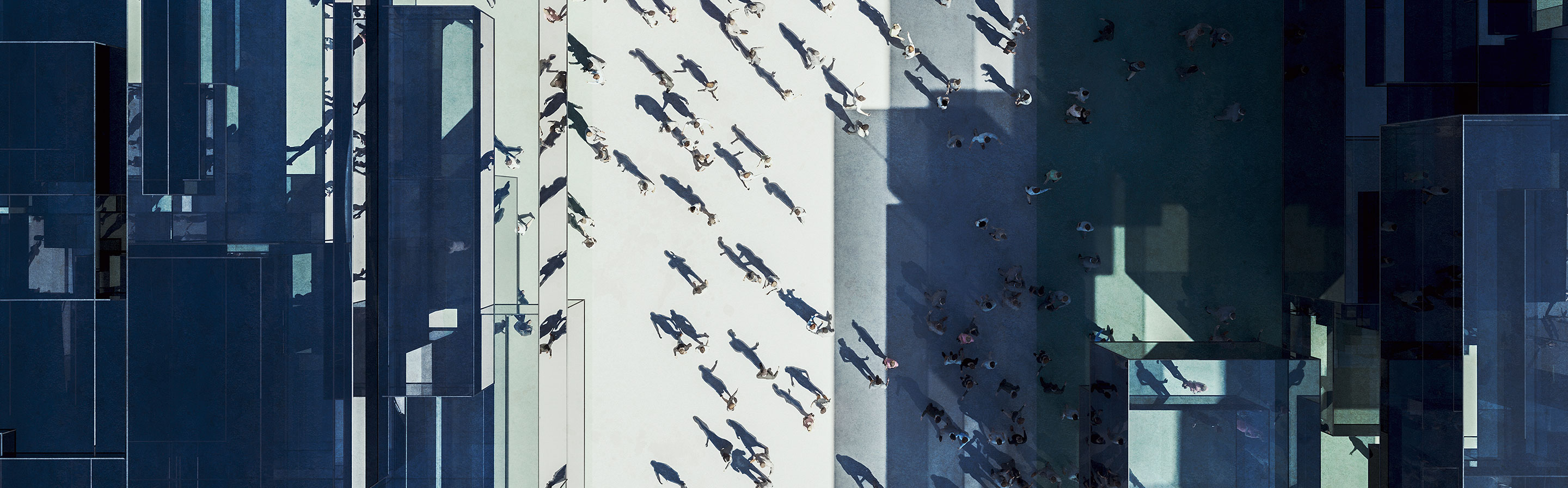 Vogelperspektive auf eine belebte Stadtlandschaft mit zahlreichen Menschen, die sich zwischen modernen, transparenten Gebäuden bewegen. Der Boden ist hell und reflektiert das Licht, während die Schatten der Gebäude eine interessante Musterung erzeugen.
